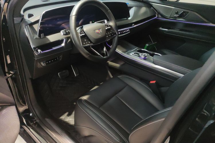 凯迪拉克XT5 2025款 2.0T 尊贵型中控内饰19