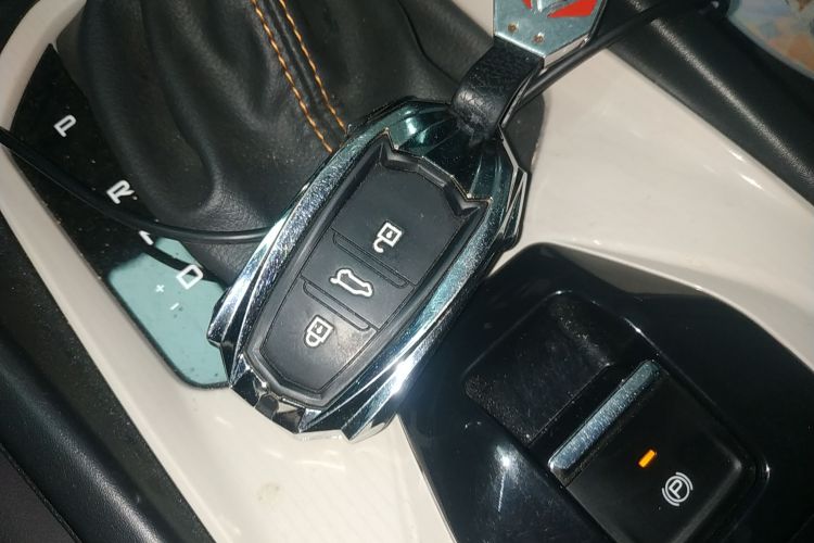 东风风神 奕炫 2023款 1.5L 自动荣耀版中控内饰7001