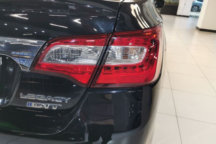 斯巴鲁 力狮 2016款 2.0DIT 全驱极致版车身外观9