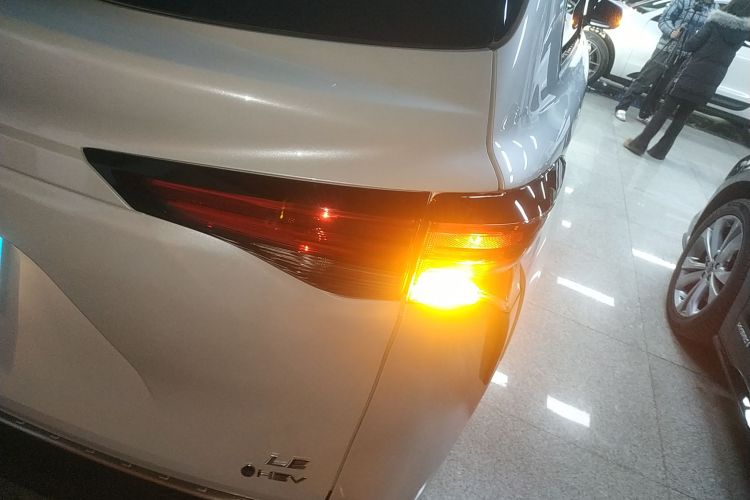 丰田 赛那SIENNA 2024款 2.5L混动 舒适版车身外观6006