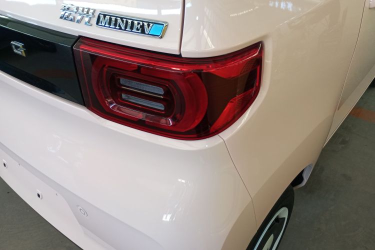 五菱汽车 宏光MINIEV 2022款 马卡龙时尚款 磷酸铁锂车身外观9