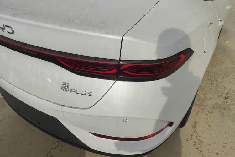 比亚迪 秦PLUS 2025款 DM-i 智驾版 55KM领先型车身外观9