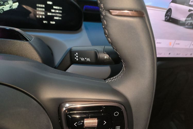 极氪MIX 2025款 长续航智驾版中控内饰18