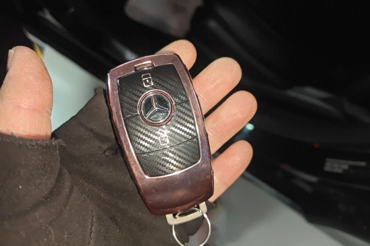 奔驰E级 2017款 E 200 L 4MATIC中控内饰7001