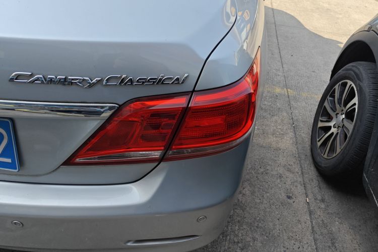 丰田 凯美瑞 2013款 200E 经典精英版车身外观9