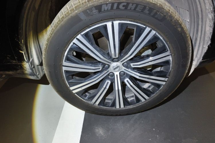 沃尔沃XC90 2024款 B6 智逸豪华版 7座车身外观10