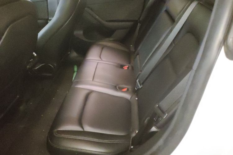 特斯拉 Model Y 2022款 改款 后轮驱动版中控内饰7004