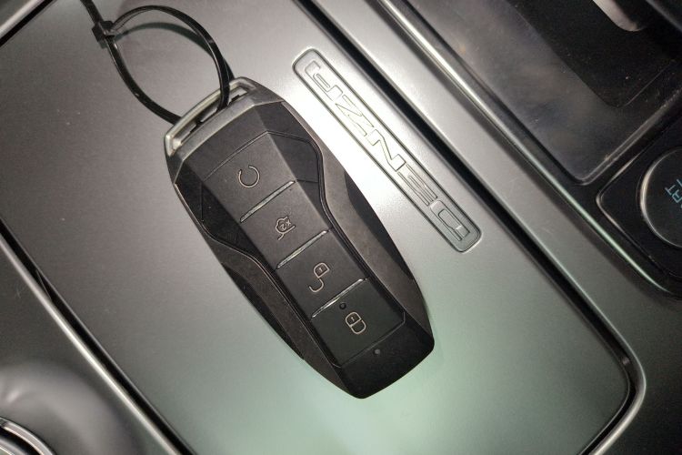 腾势X 2020款 PHEV旗舰版中控内饰11