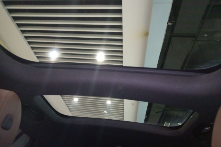 奔驰GLB 2022款 改款二 GLB 200 时尚型中控内饰22