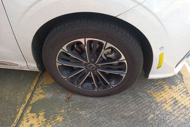 荣威iMAX8 2021款 400TGI Supreme系列至尊版车身外观6002