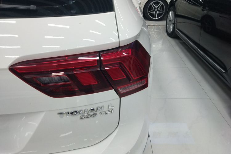 大众 途观L 2020款 330TSI 自动两驱全景舒适版 国VI车身外观9