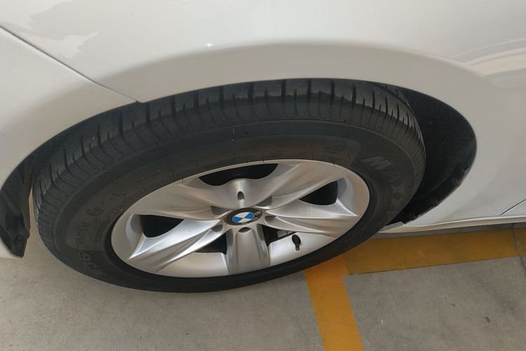 宝马3系 2015款 320i 时尚型车身外观6007