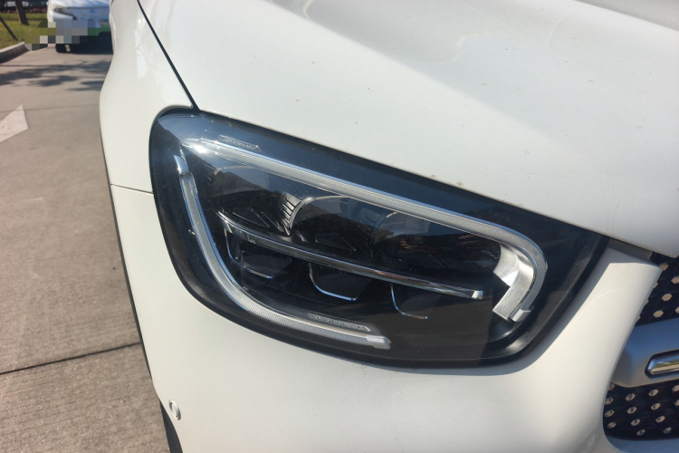 奔驰GLC 2020款 改款 GLC 300 L 4MATIC 动感型车身外观8