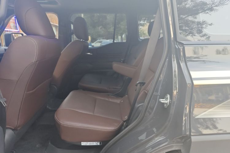 丰田 普拉多 2024款 2.4T 悍野WX版 6座中控内饰21