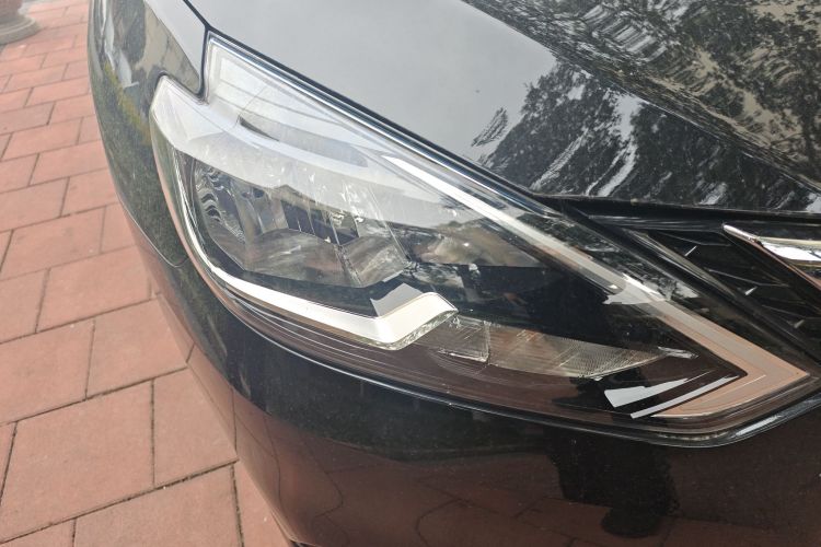 日产 轩逸 2022款 经典 1.6XL CVT豪华版车身外观8