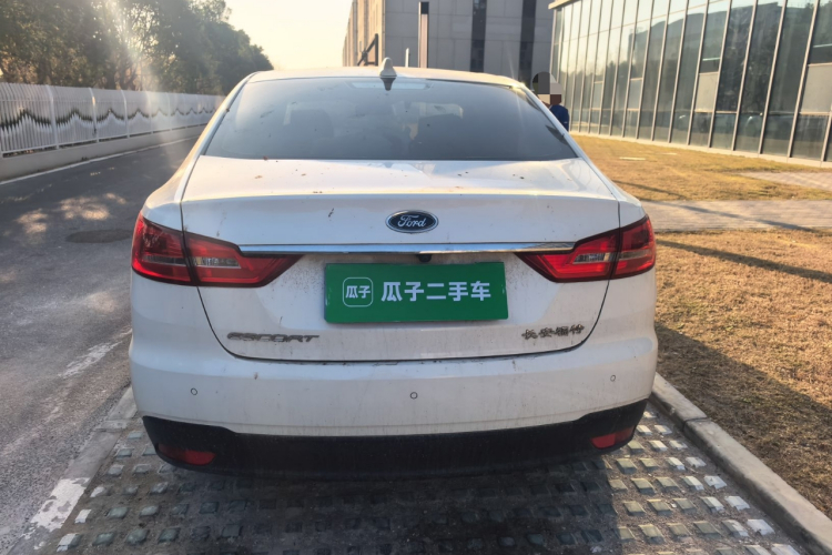 福特 福睿斯 2019款 改款 1.5L 自动悦享型 国VI车身外观6