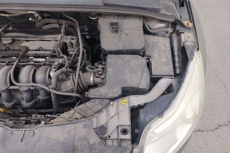 福特 福克斯 2012款 三厢 1.6L 手动舒适型机舱底盘26