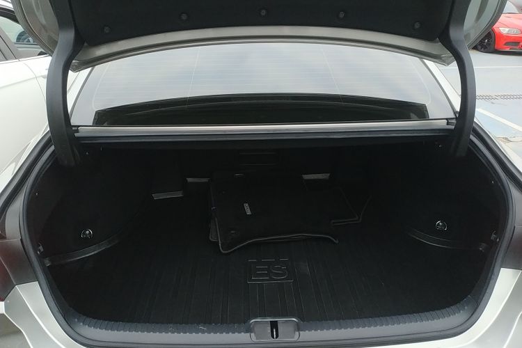 雷克萨斯ES 2021款 300h 卓越版局部细节23