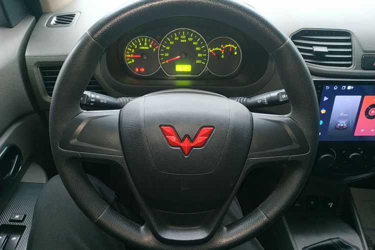 五菱汽车 五菱宏光 2018款 1.5L 经典款S基本型中控内饰13