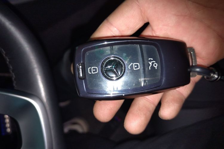 奔驰C级(进口) 2021款 C 260 轿跑车中控内饰7001