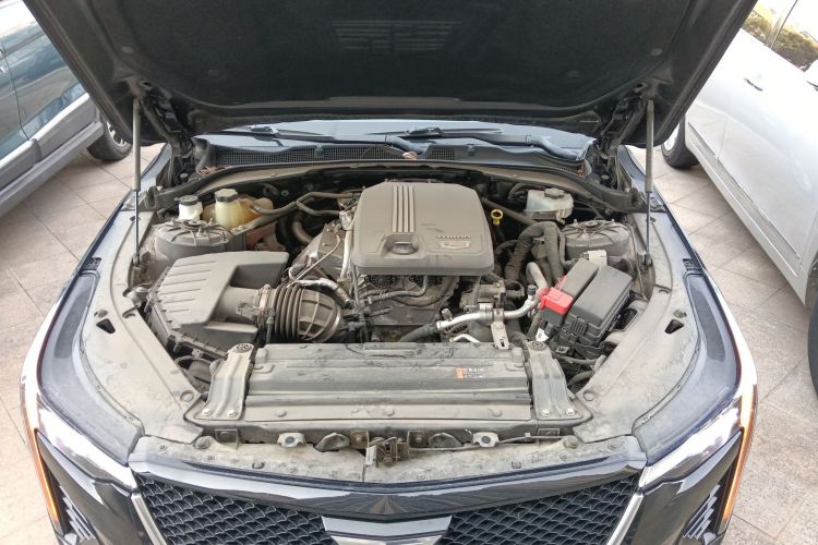 凯迪拉克CT4 2021款 28T 风尚型机舱底盘24