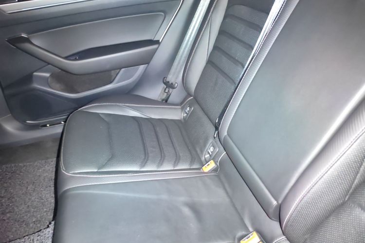 一汽-大众CC 2020款 330TSI 魅颜版 国VI中控内饰7004