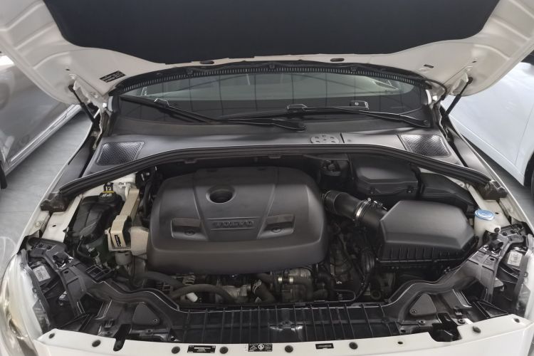 沃尔沃S60 2017款 S60L T4 智远版机舱底盘24