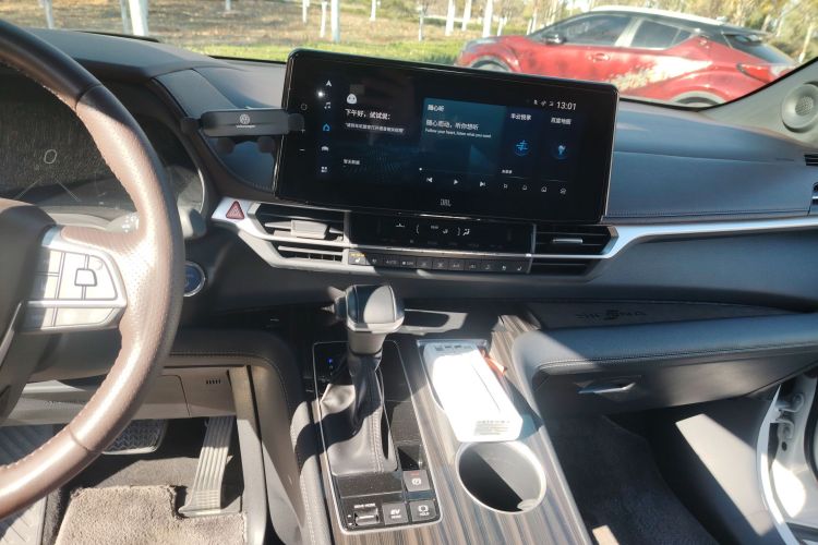 丰田 赛那SIENNA 2023款 2.5L混动 铂金版中控内饰16