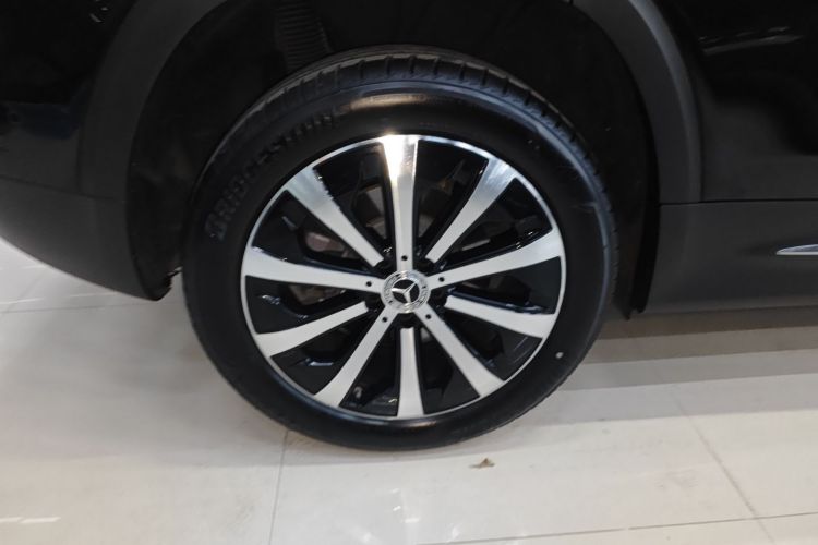 奔驰GLB 2025款 GLB 220 时尚型车身外观6008