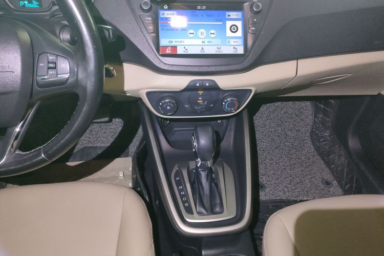 福特 福睿斯 2017款 改款 1.5L 自动舒适型中控内饰18