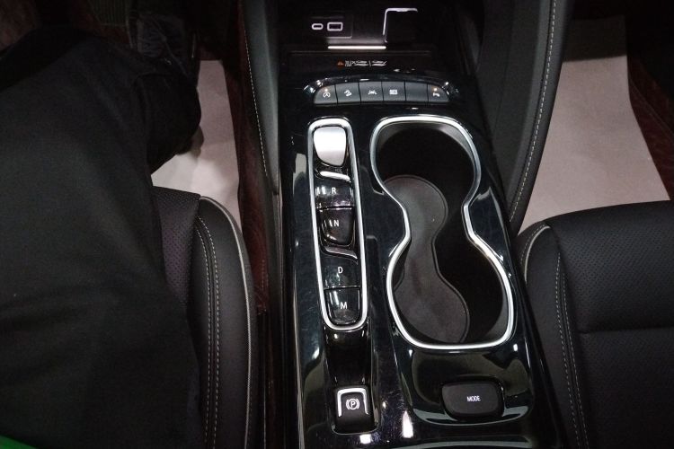 别克 2023款 昂科威Plus 652T 五座四驱豪华型中控内饰18