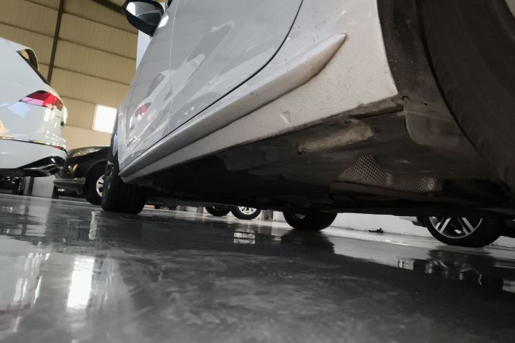 奥迪A4L 2019款 40 TFSI 时尚型 国VI局部细节9002