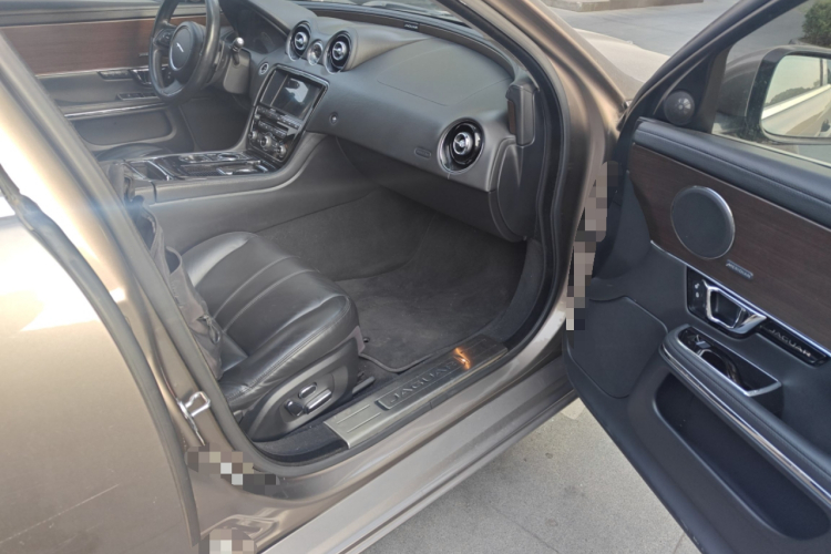 捷豹XJ 2015款 XJL 2.0T 典雅商务80周年典藏版局部细节9005