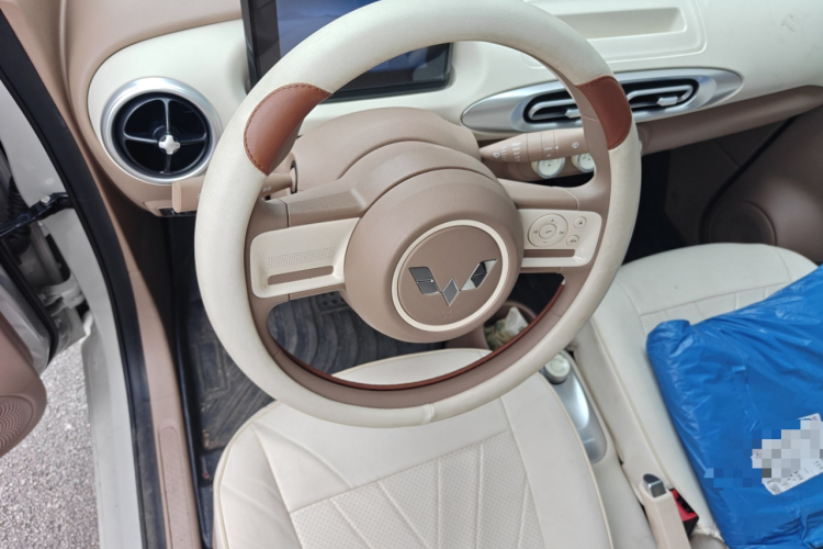 五菱汽车 宏光MINIEV 2025款 四门版 进阶款中控内饰13