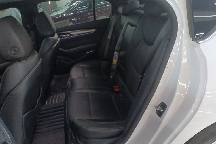 凯迪拉克CT5 2022款 28T 豪华型（标准版）中控内饰7004