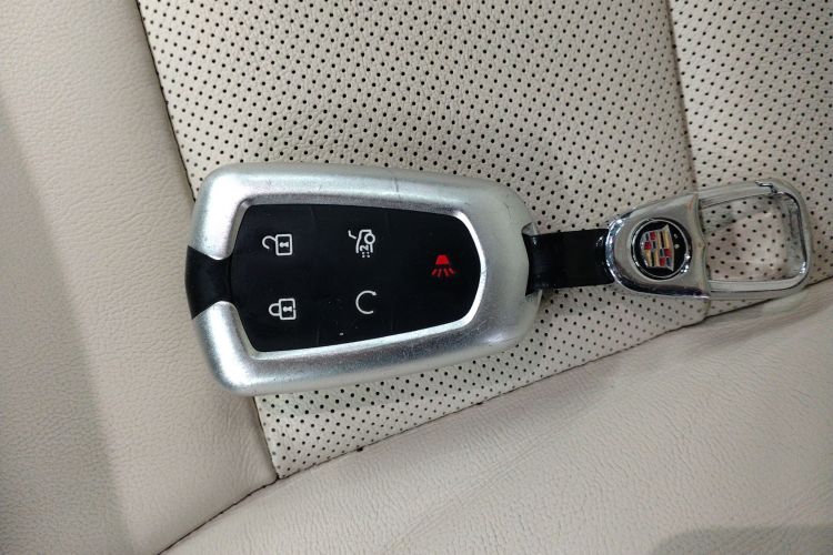 凯迪拉克XT6 2020款 改款 28T 六座四驱领先运动型中控内饰7001