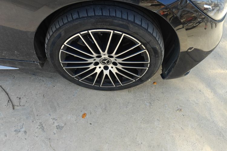 奔驰C级 2023款 C 260 L 运动版车身外观10