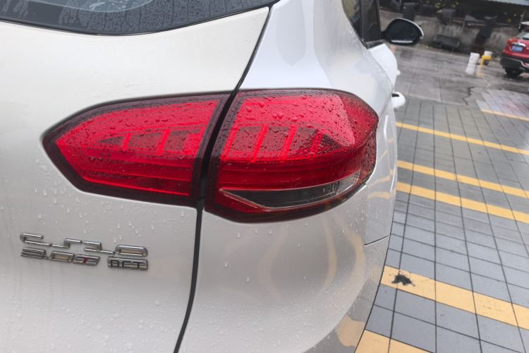 猎豹汽车 猎豹CS10 2016款 2.0T 自动领先型车身外观9