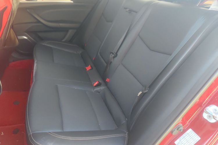 长安 逸动 2019款 高能版 1.6L GDI 手动先锋型 国VI中控内饰21