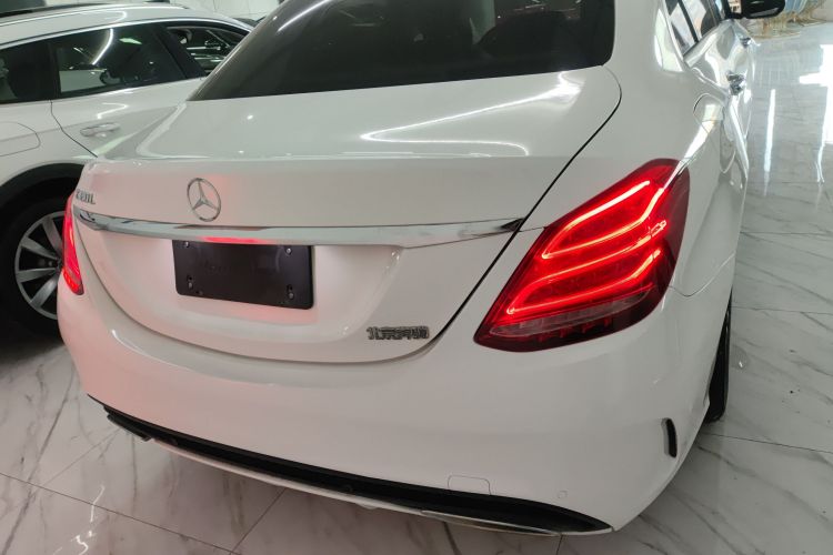 奔驰C级 2017款 改款 C 180 L 时尚型运动版车身外观6