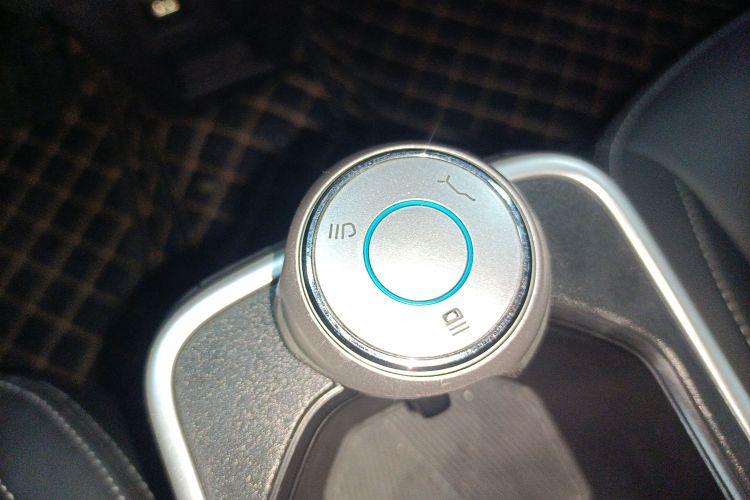 哪吒汽车 哪吒V 2022款 Pro 长续航智享版中控内饰7001