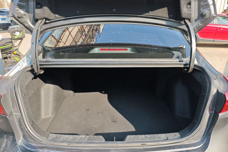 长安 逸动 2023款 畅享版 PLUS 蓝鲸NE 1.4T GDI DCT尊贵版局部细节23