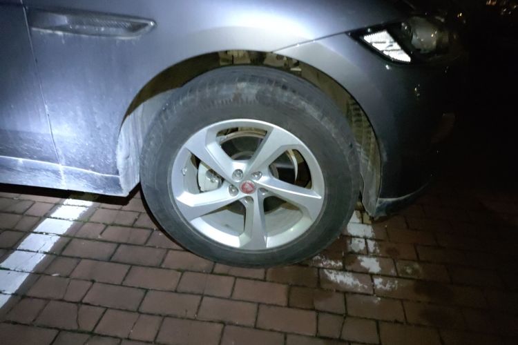 捷豹F-PACE 2020款 2.0T 都市尊享版车身外观10