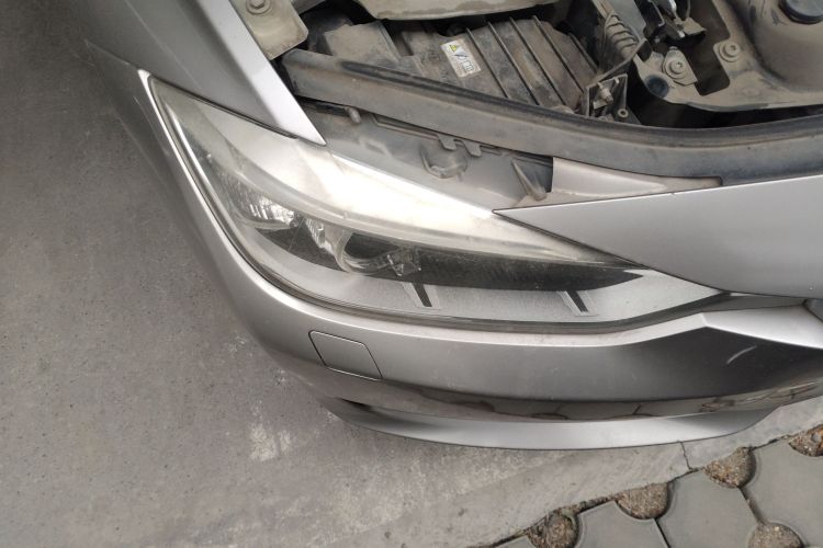 宝马3系 2014款 320i 时尚型车身外观6006