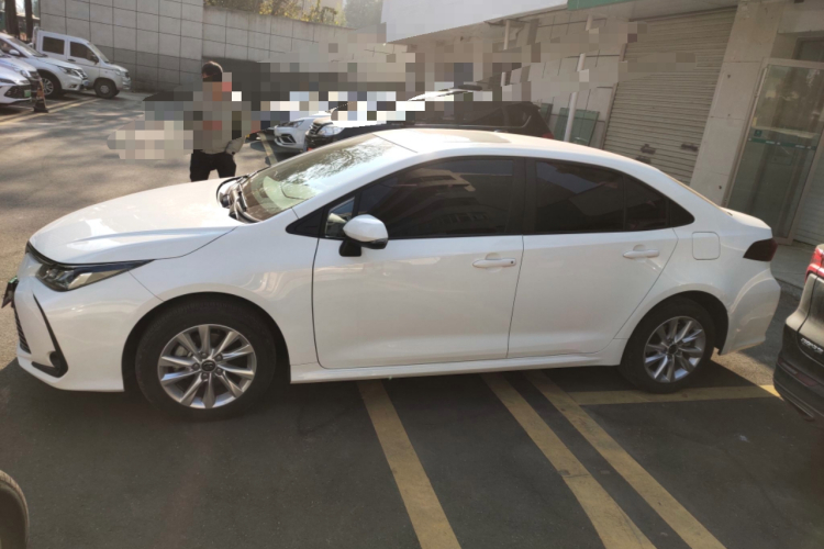 丰田 卡罗拉 2024款 1.2T 精英版车身外观4