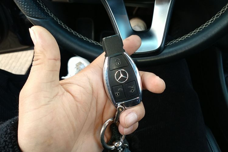 奔驰CLA 2016款 CLA 200 时尚型中控内饰7001