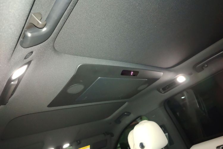 理想汽车 理想L8 2023款 Max中控内饰22