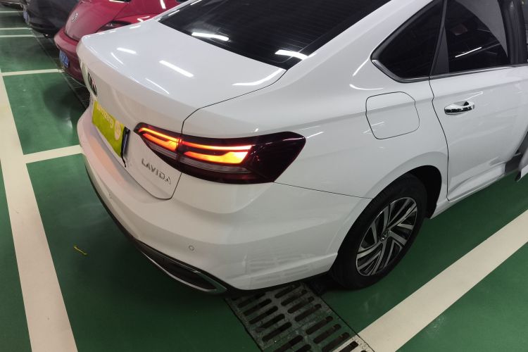 大众 朗逸 2024款 1.5L 自动满逸版车身外观9