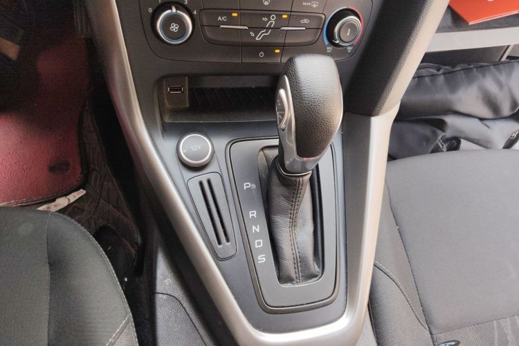 福特 福克斯 2018款 两厢经典 1.6L 自动舒适型智行版中控内饰18