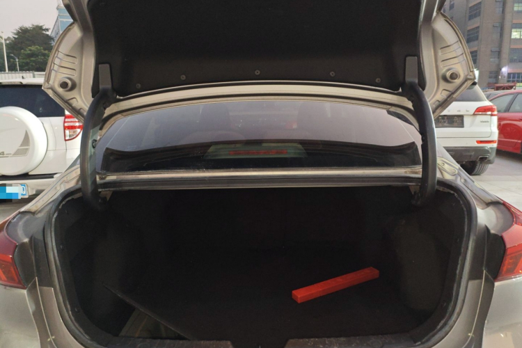 长安 逸动 2020款 PLUS 蓝鲸NE 1.4T GDI DCT旗舰型局部细节23